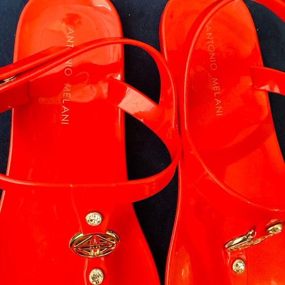 NEW Antonio Melani Jelliez Emblem Thong Jelly Sandals Red Size 9 - Picture 3 of 6